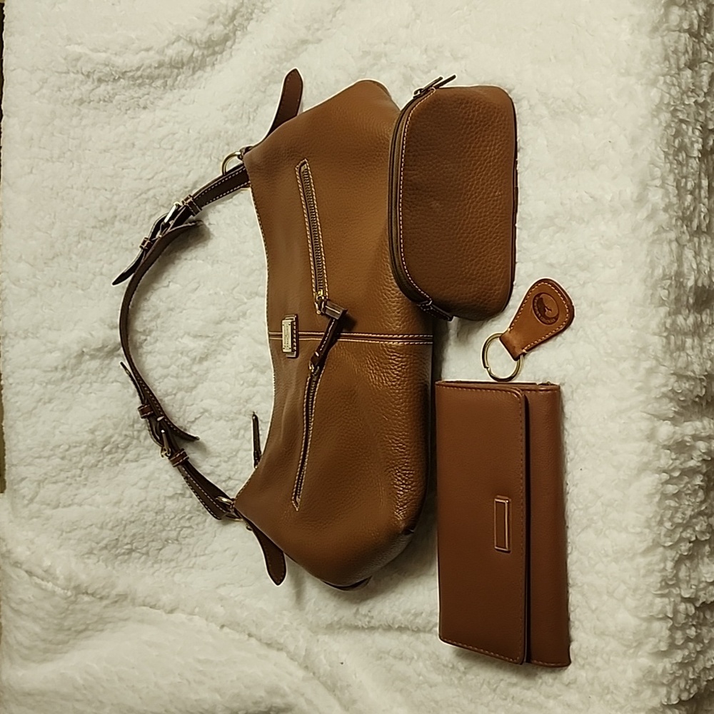 DB Dillen Brown Leather Shoulderbag, Cosmetic Purse, DB Emboss Key Fob